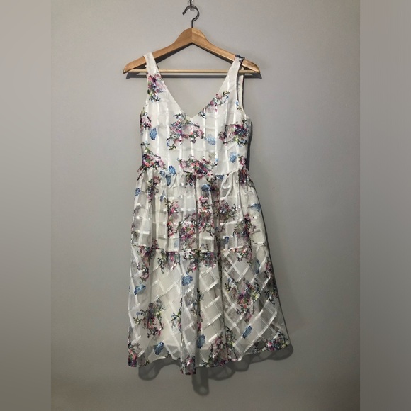 Maeve Dresses & Skirts - NWT Anthropologie Maeve Peony Garden Party Dress Midi Women’s 4 Floral Coquette